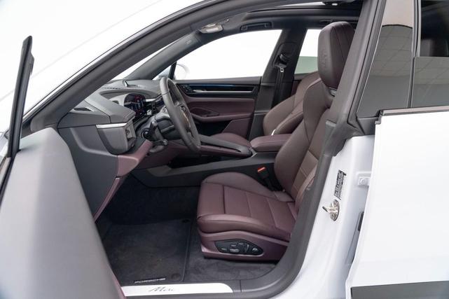 Photo of 2025 Ice Grey Metallic Porsche Macan