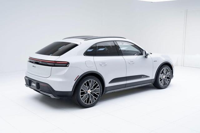 Photo of 2025 Ice Grey Metallic Porsche Macan
