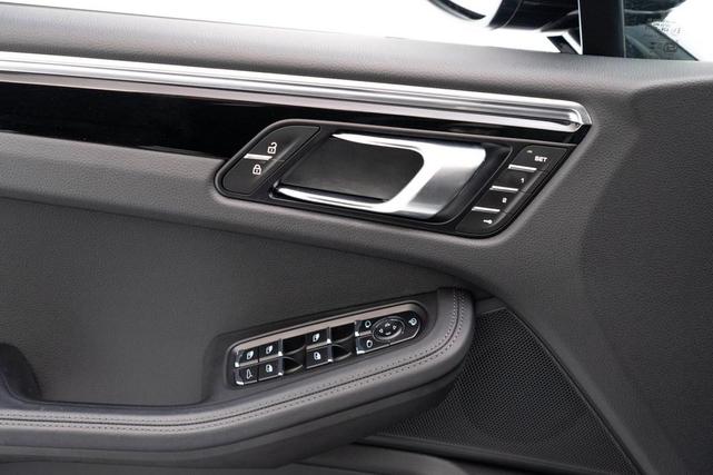 Photo of 2025 Black Porsche Macan