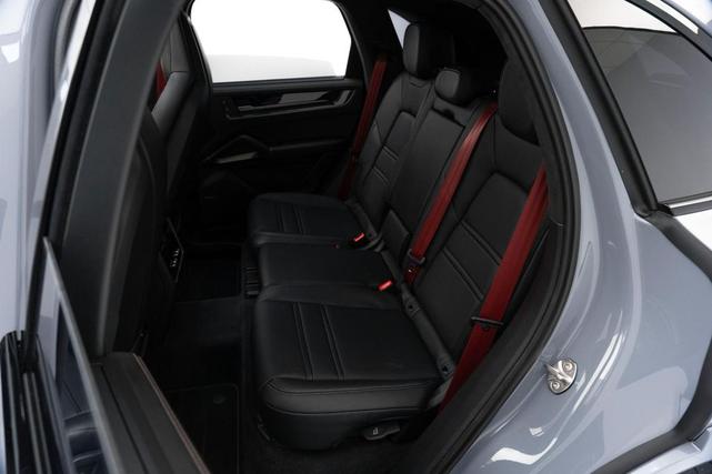 Photo of 2025 Arctic Grey Porsche Cayenne