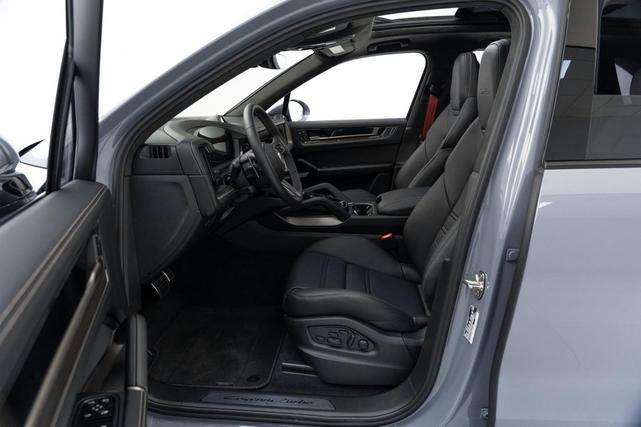 Photo of 2025 Arctic Grey Porsche Cayenne
