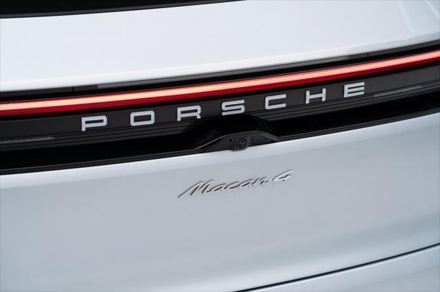 Photo of 2024 Dolomite Silver Metallic Porsche Macan