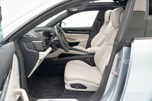 Photo of 2024 Dolomite Silver Metallic Porsche Macan
