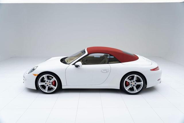 Photo of 2013 White Porsche 911