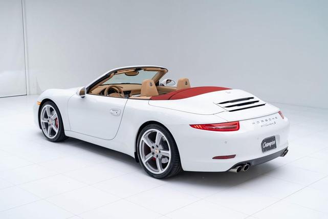 Photo of 2013 White Porsche 911