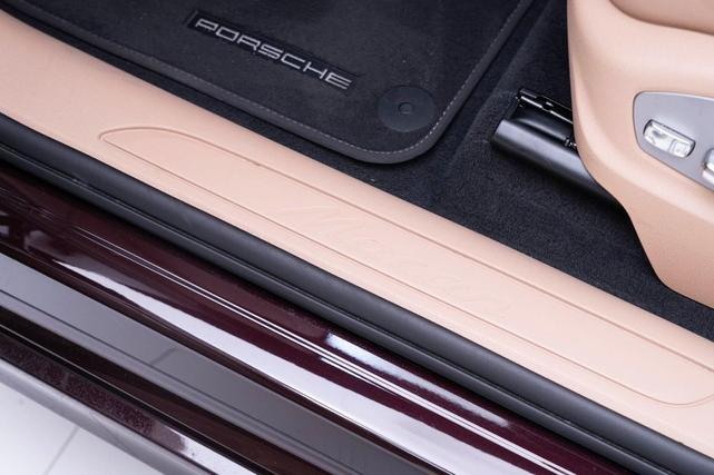 Photo of 2025 Copper Ruby Metallic Porsche Macan