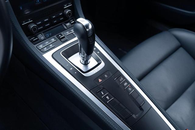 Photo of 2024 White Porsche 718 Cayman