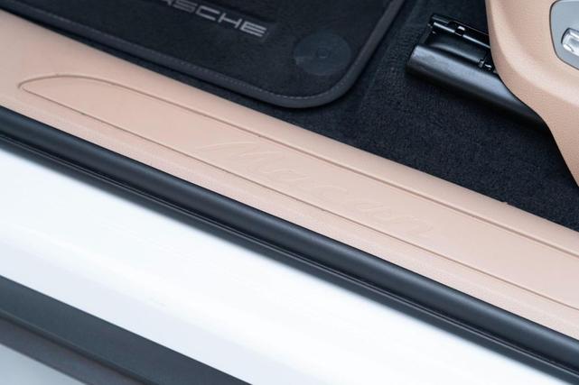 Photo of 2022 White Porsche Macan