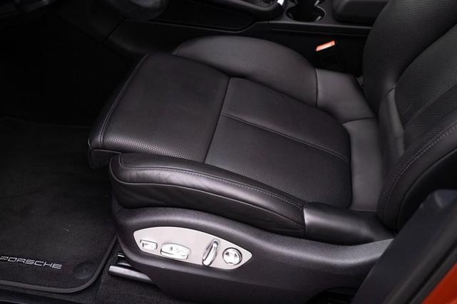 Photo of 2022 Papaya Metallic Porsche Macan