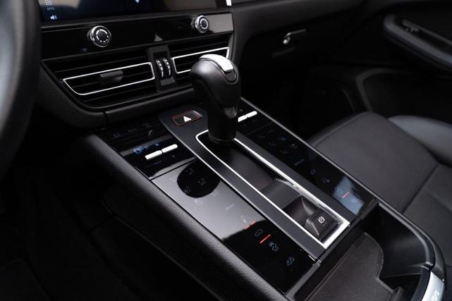 Photo of 2022 Papaya Metallic Porsche Macan