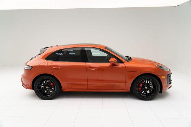 Photo of 2022 Papaya Metallic Porsche Macan