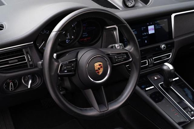 Photo of 2022 Papaya Metallic Porsche Macan