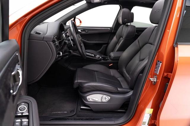 Photo of 2022 Papaya Metallic Porsche Macan