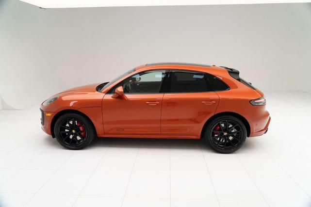 Photo of 2022 Papaya Metallic Porsche Macan