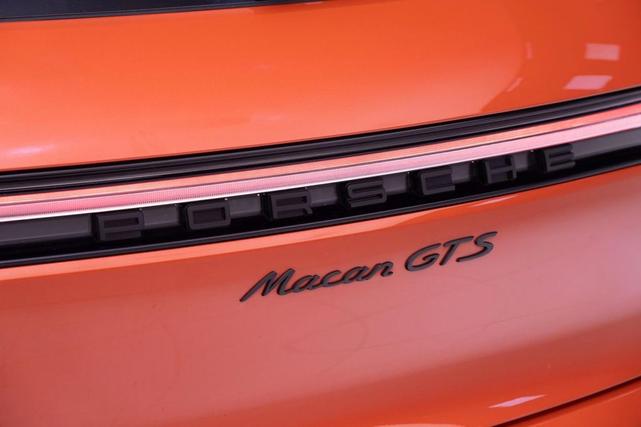 Photo of 2022 Papaya Metallic Porsche Macan