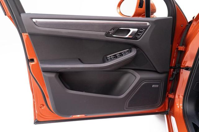 Photo of 2022 Papaya Metallic Porsche Macan