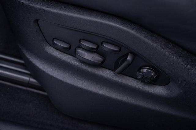 Photo of 2024 Algarve Blue Metallic Porsche Cayenne