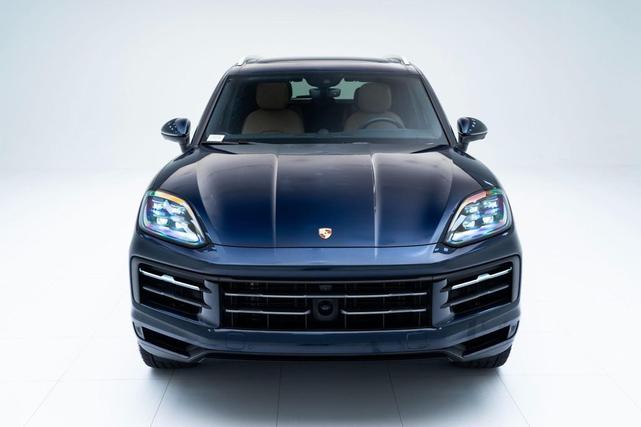 Photo of 2025 Algarve Blue Metallic Porsche Cayenne