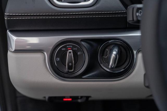 Photo of 2025 Arctic Grey Porsche 718 Cayman