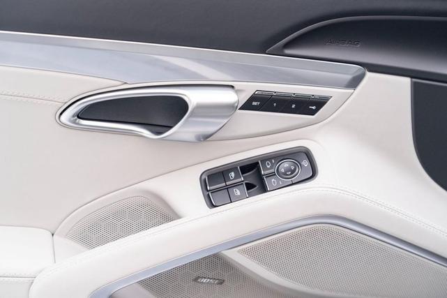 Photo of 2025 Arctic Grey Porsche 718 Cayman