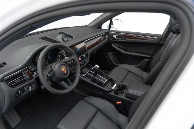 Photo of 2024 White Porsche Macan