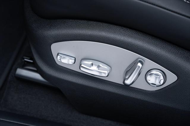 Photo of 2024 White Porsche Macan