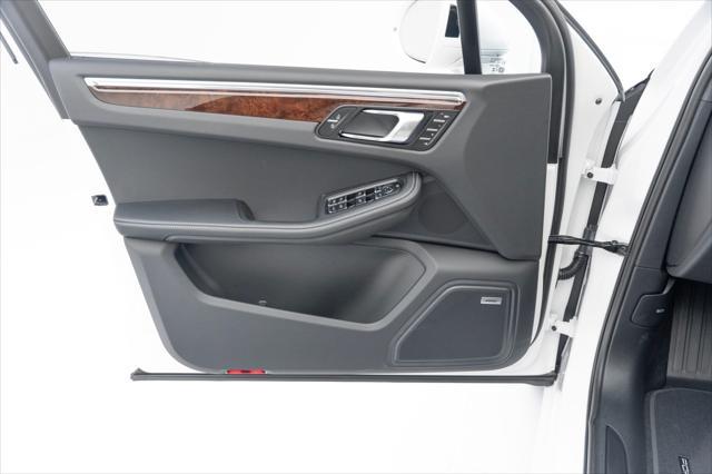 Photo of 2024 White Porsche Macan