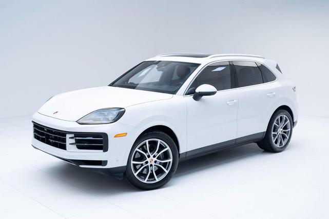 Photo of 2025 Carrara White Metallic Porsche Cayenne