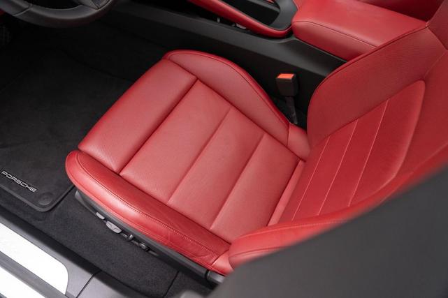 Photo of 2025 White Porsche Macan