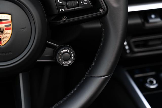 Photo of 2022 Black Porsche 911