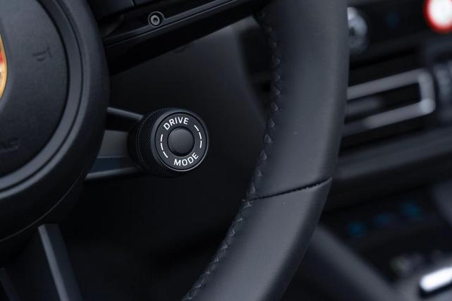 Photo of 2025 Volcano Grey Metallic Porsche Macan
