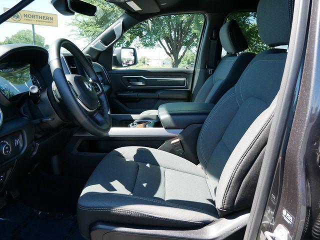 Photo of 2022 Granite Crystal Metallic Clearcoat RAM 1500