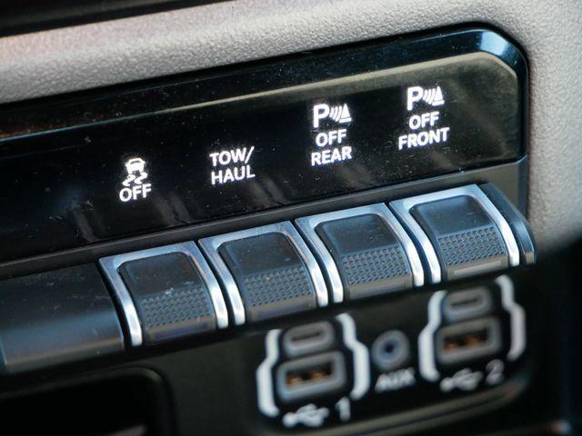 Photo of 2022 Diamond Black Crystal Pearlcoat RAM 1500
