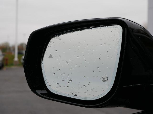 Photo of 2024 Diamond Black Crystal Pearlcoat Jeep Grand Cherokee L