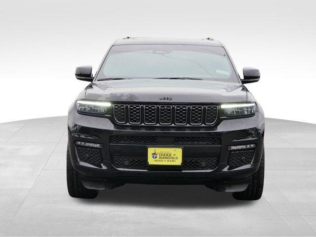 Photo of 2024 Diamond Black Crystal Pearlcoat Jeep Grand Cherokee L