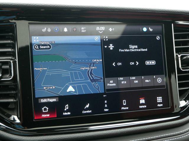 Photo of 2024 DB Black Crystal Clearcoat Dodge Durango