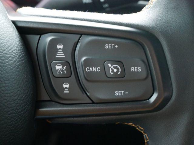 Photo of 2025 Bright White Clearcoat Jeep Wrangler
