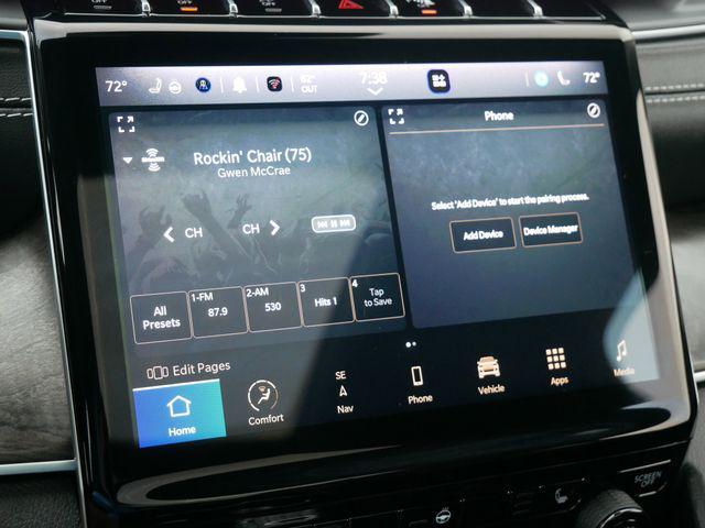Photo of 2022 Diamond Black Crystal Pearlcoat Jeep Grand Cherokee
