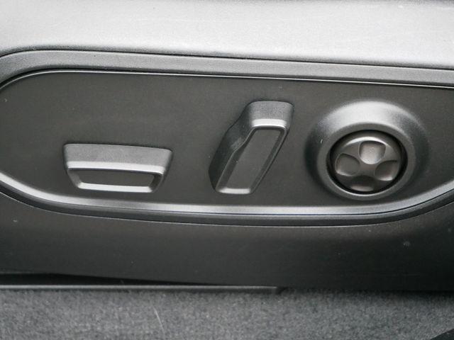 Photo of 2022 Diamond Black Crystal Pearlcoat Jeep Grand Cherokee