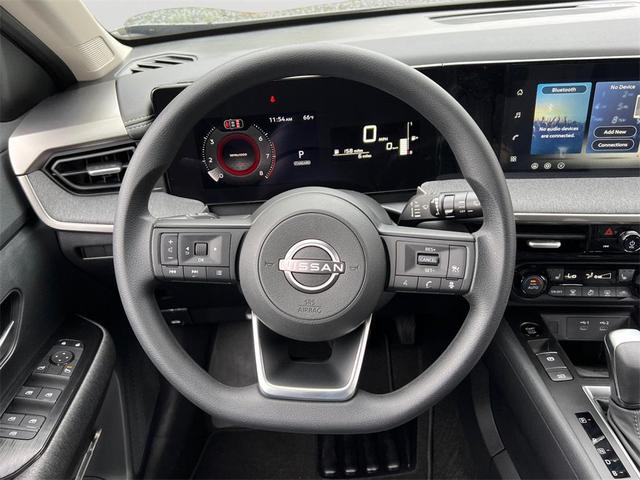 Photo of 2026 Gun Metallic Nissan Kicks