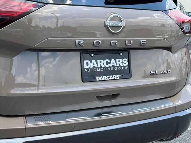 Photo of 2025 Baja Storm Metallic/Super Black Nissan Rogue