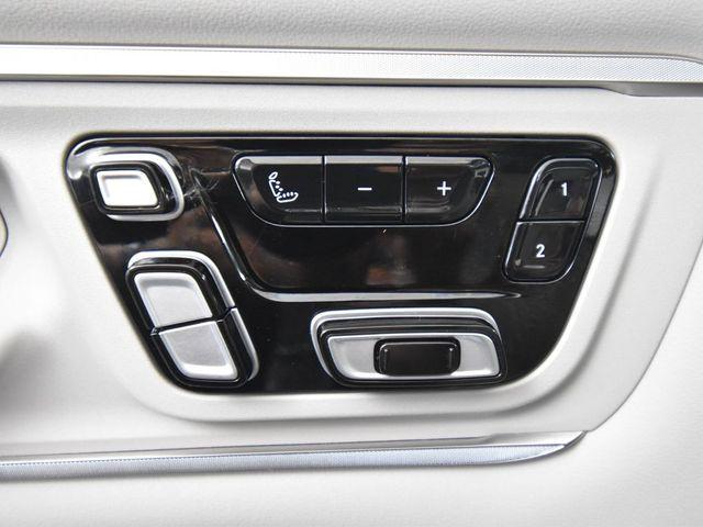 Photo of 2025 Ivory White RAM 1500