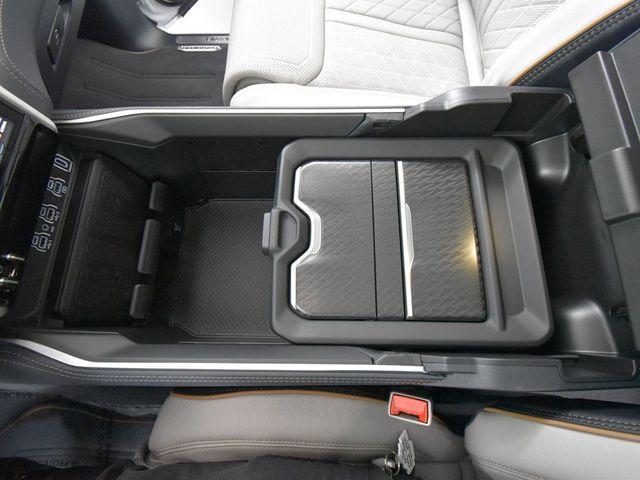 Photo of 2025 Ivory White RAM 1500