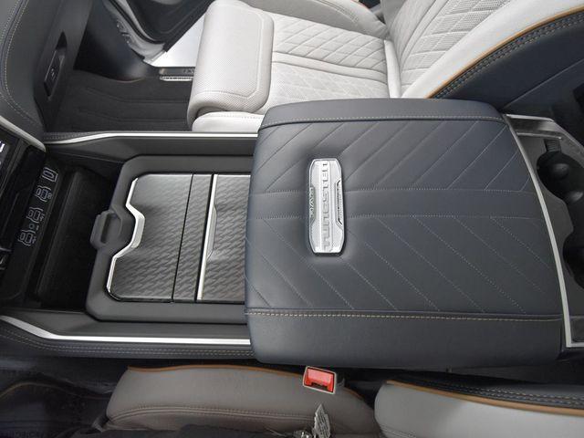 Photo of 2025 Ivory White RAM 1500