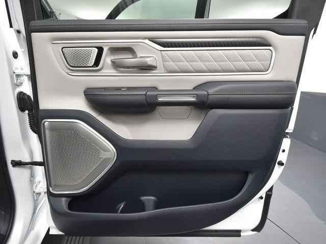 Photo of 2025 Ivory White RAM 1500