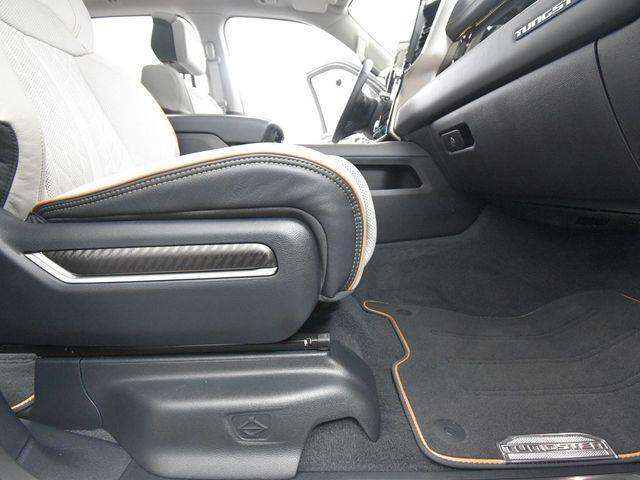 Photo of 2025 Ivory White RAM 1500