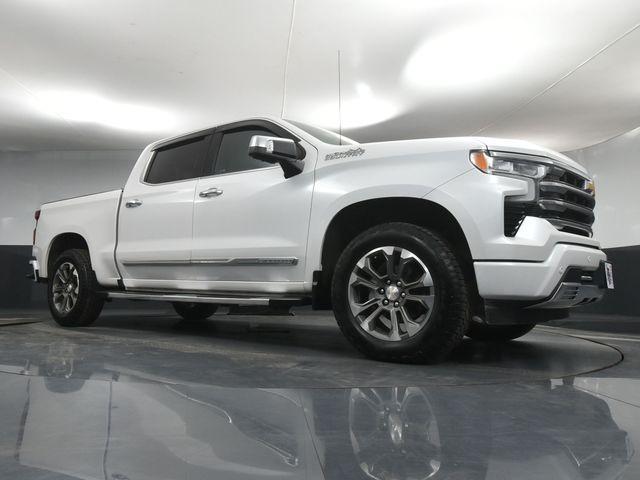 Photo of 2023 Iridescent Pearl Tricoat Chevrolet Silverado 1500