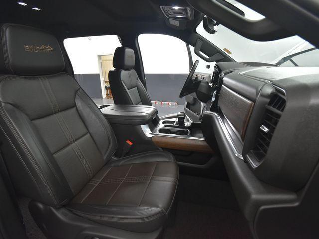 Photo of 2023 Iridescent Pearl Tricoat Chevrolet Silverado 1500