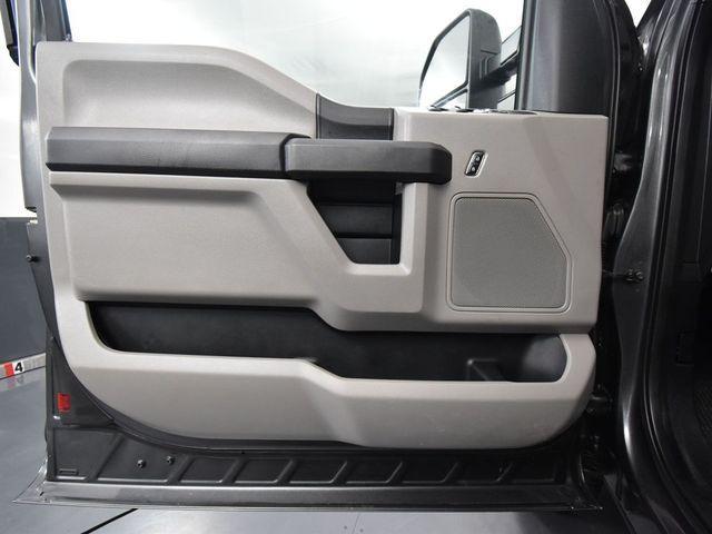Photo of 2017 Magnetic Metallic Ford F-350