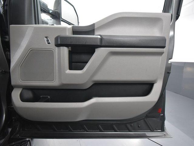 Photo of 2017 Magnetic Metallic Ford F-350